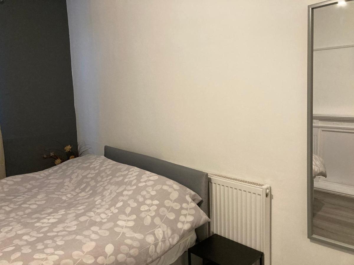 Chosen Rocky Lane Private Rooms Liverpool Exterior foto