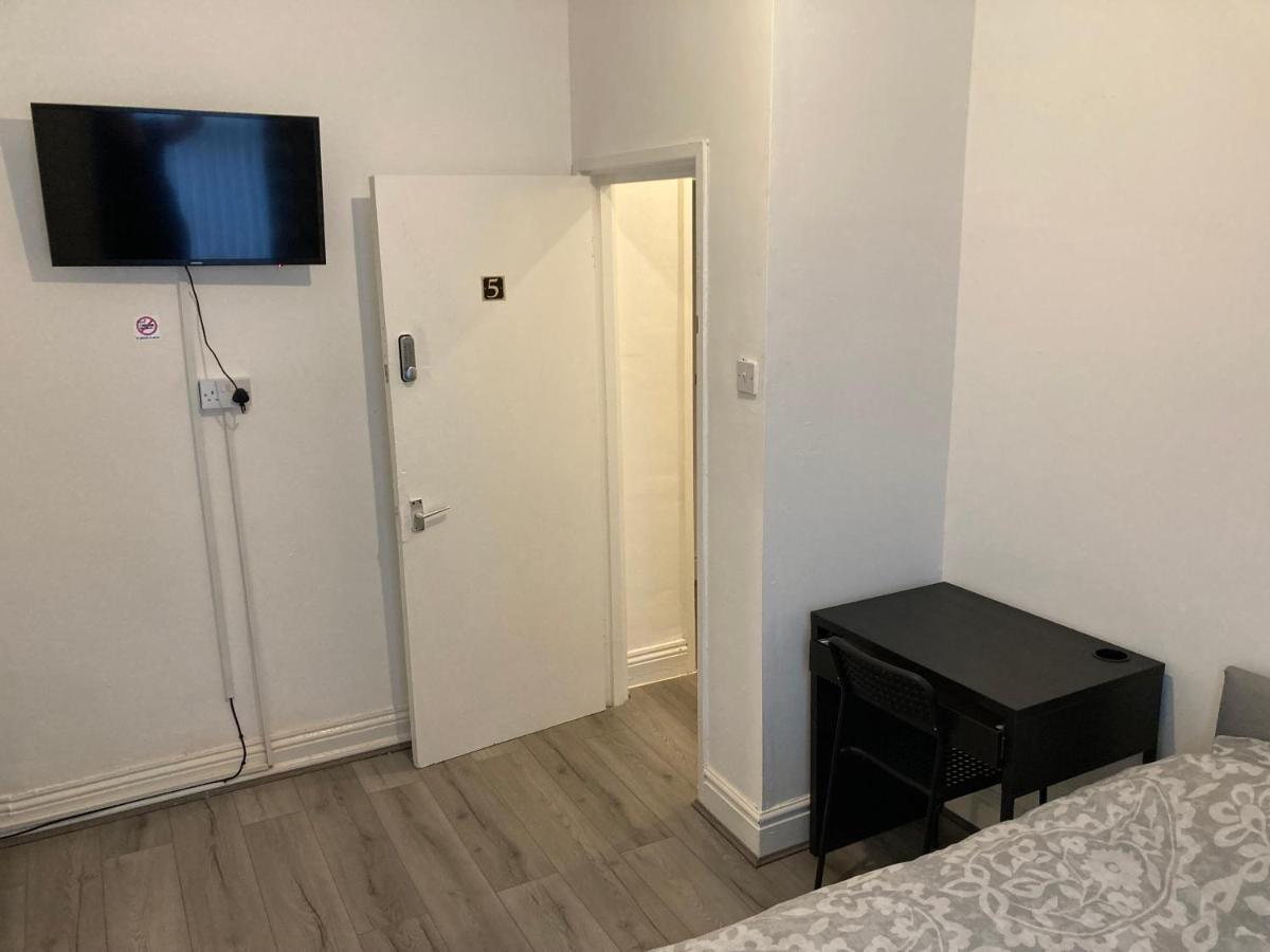Chosen Rocky Lane Private Rooms Liverpool Exterior foto