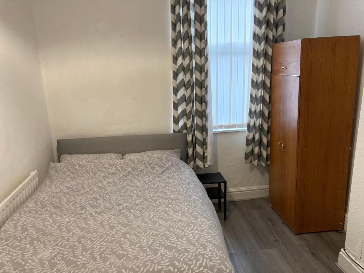 Chosen Rocky Lane Private Rooms Liverpool Exterior foto