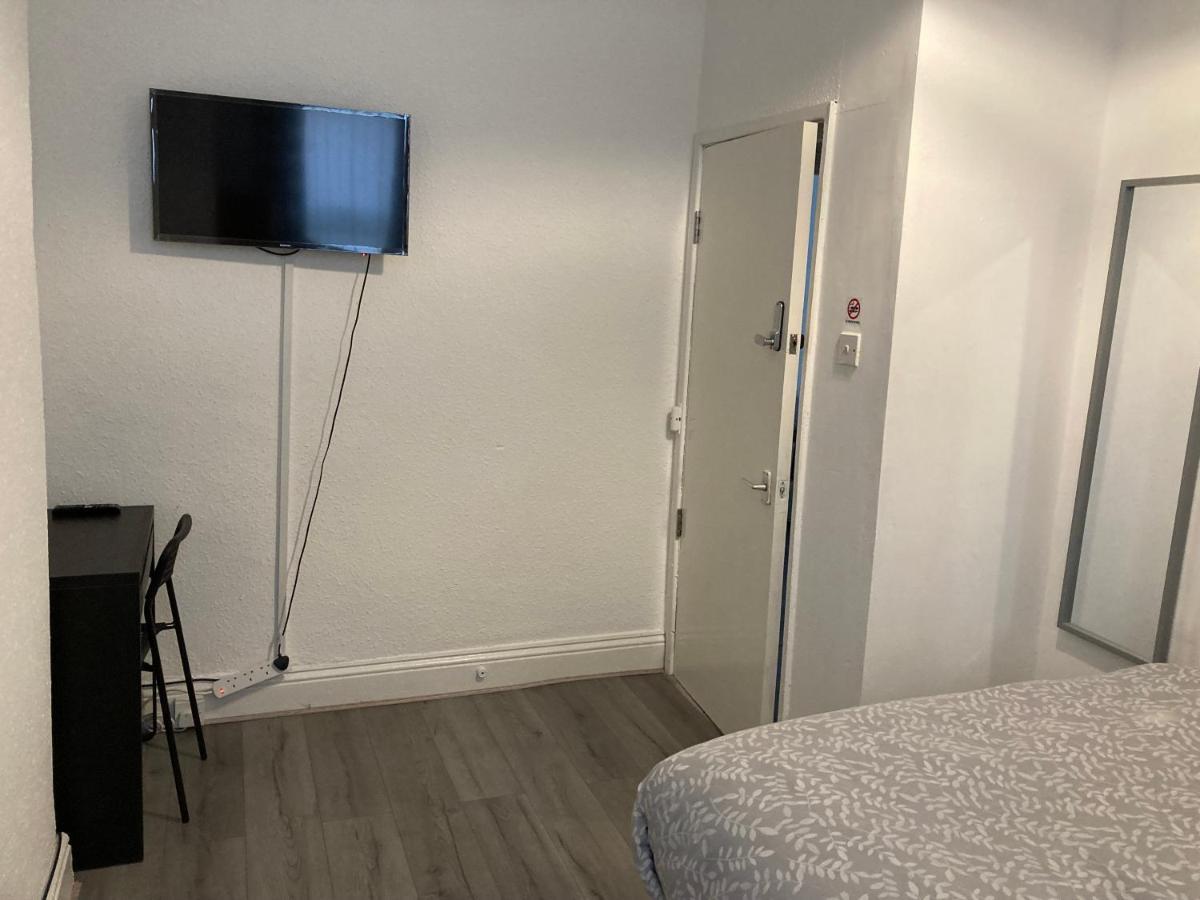 Chosen Rocky Lane Private Rooms Liverpool Exterior foto
