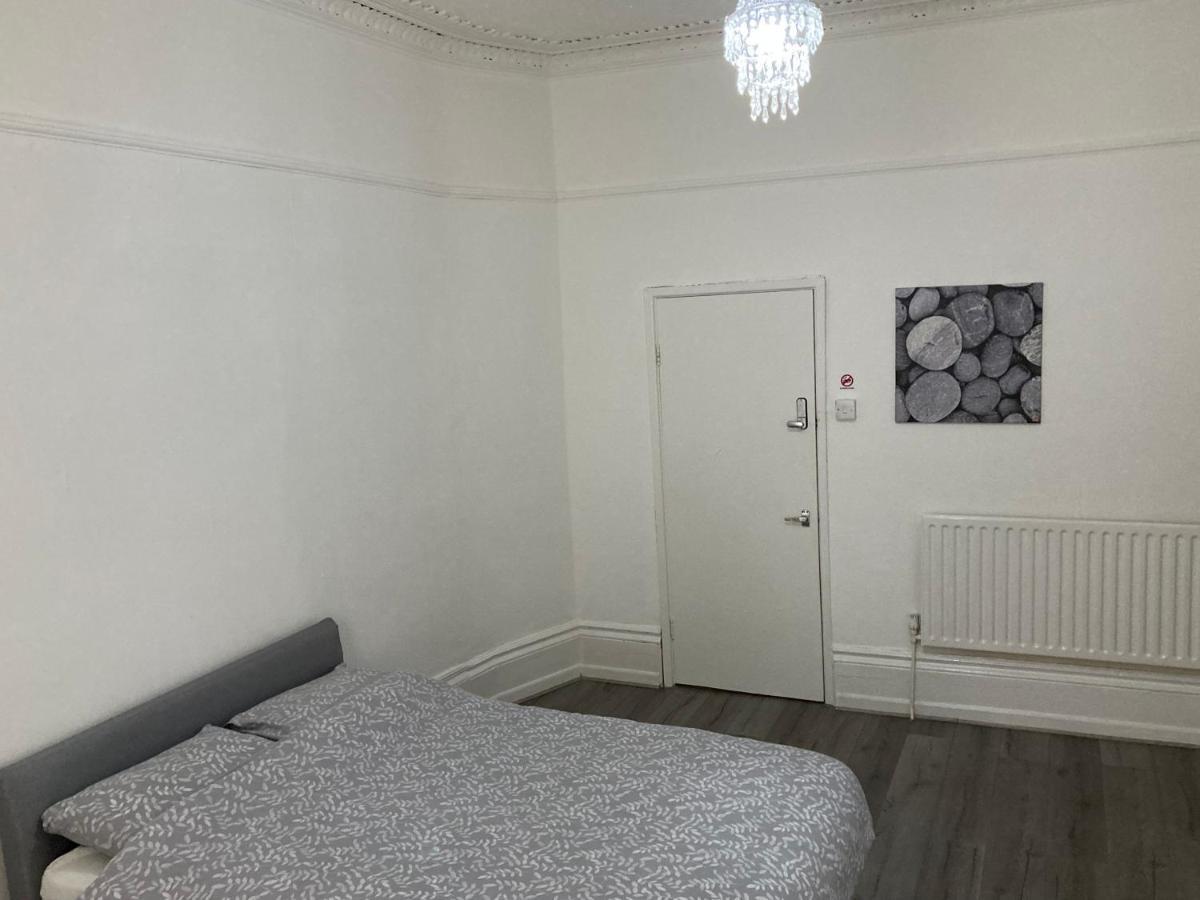 Chosen Rocky Lane Private Rooms Liverpool Exterior foto